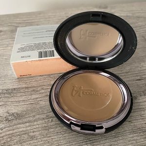 IT Celebration Foundation medium tan